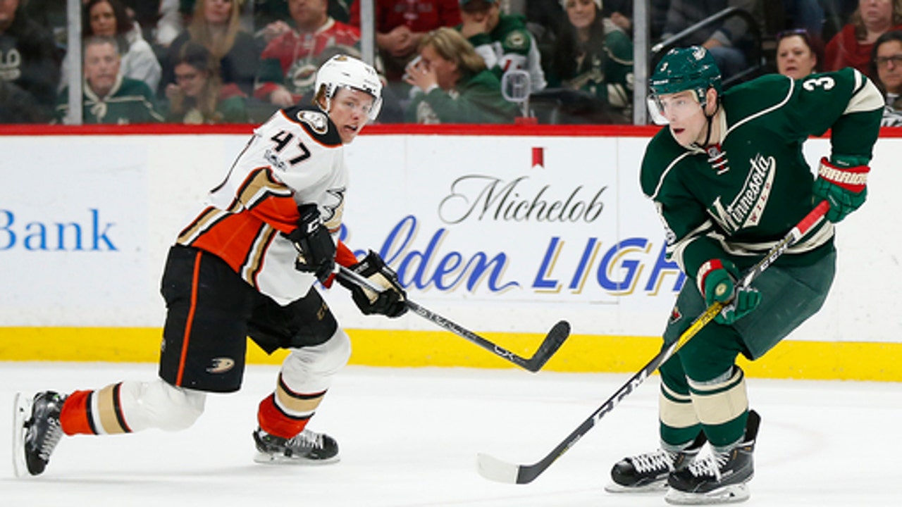 3 late goals lift surging Wild to 5-3 win over Ducks (Jan 21, 2017)